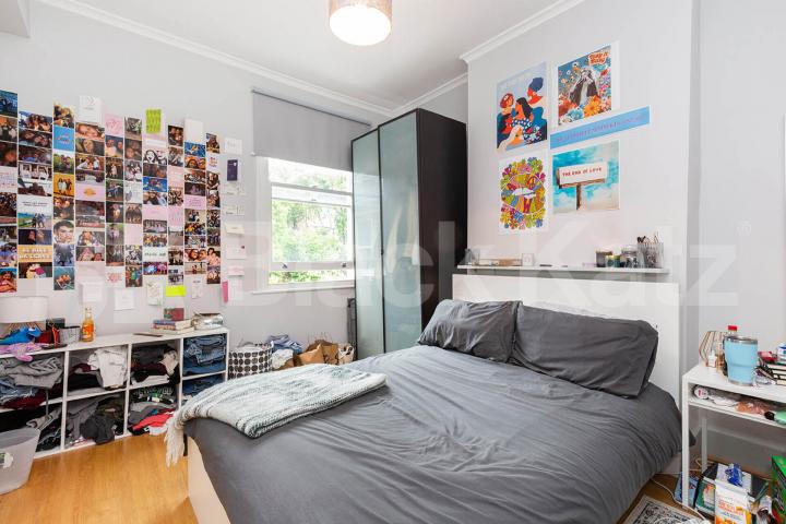 Large 6 bedroom house with 2 bathrooms and close to Archway Station Parolles Road, Archway